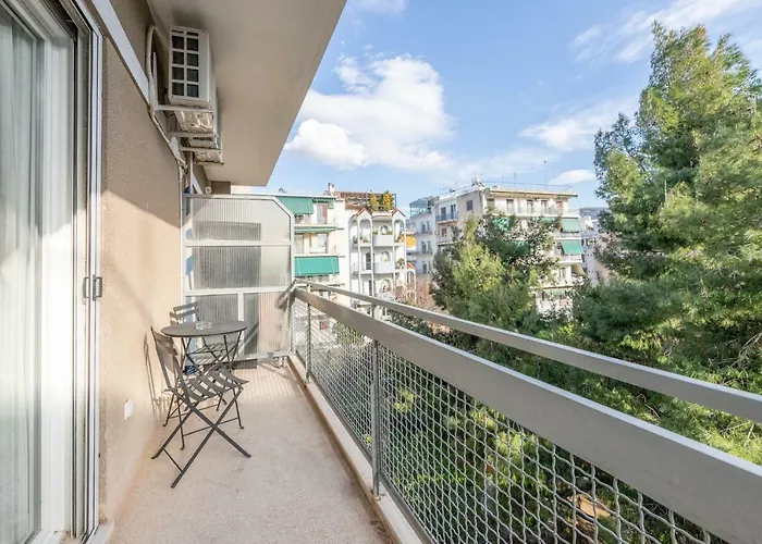 Top Sightseeing 3Rd Floor Studio On A Paved Road!