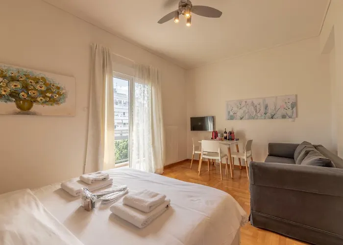 Top Sightseeing 3Rd Floor Studio On A Paved Road!